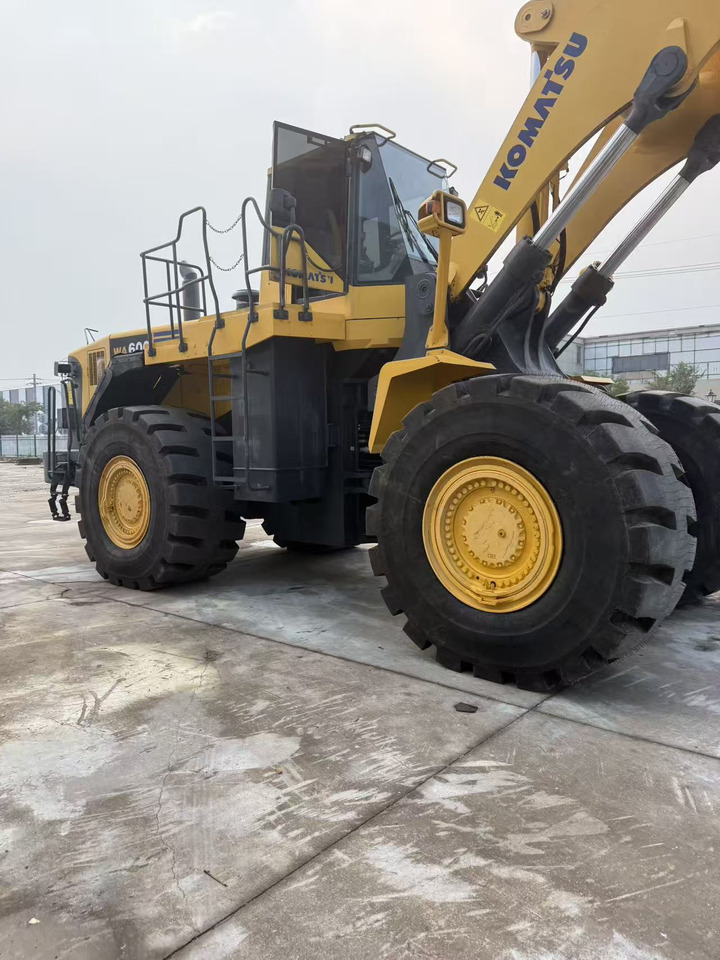 KOMATSU WA600 - Unealtă/ Echipament: Foto 2 KOMATSU WA600 - Unealtă/ Echipament: Foto 2