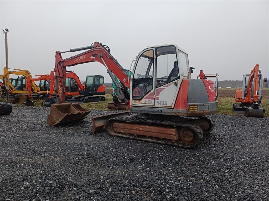 Neuson 8002 RD Kolmella kauhalla - Mini excavator: Foto 3 Neuson 8002 RD Kolmella kauhalla - Mini excavator: Foto 3