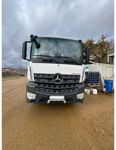 Mercedes-Benz Actros - Pompă de beton staționară: Foto 1 Mercedes-Benz Actros - Pompă de beton staționară: Foto 1