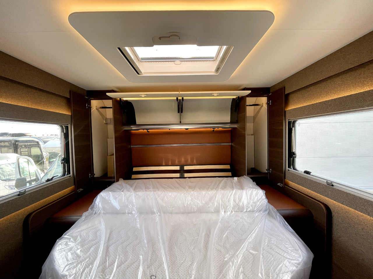 Autorulotă integrată nou Adria Super Sonic 890 LC: Foto 13 Autorulotă integrată nou Adria Super Sonic 890 LC: Foto 13