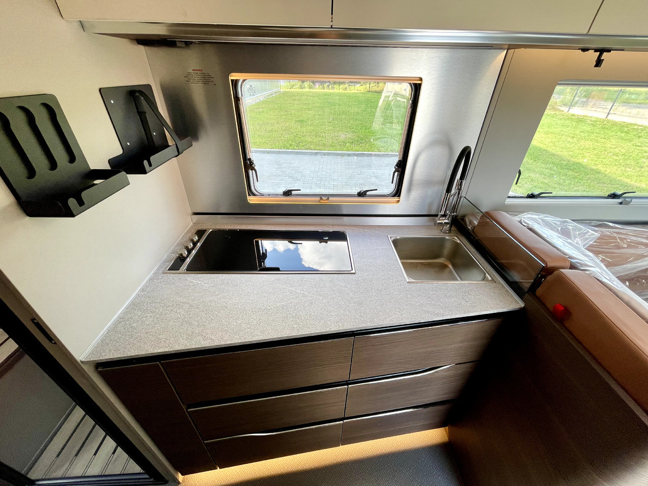 Autorulotă integrată nou Adria Super Sonic 890 LC: Foto 5 Autorulotă integrată nou Adria Super Sonic 890 LC: Foto 5