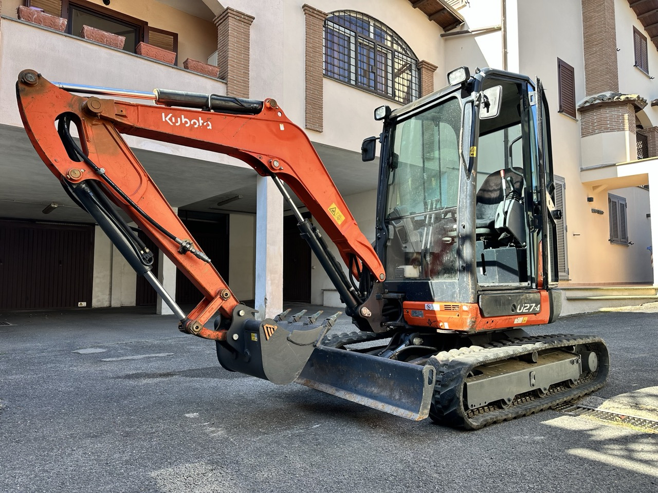 KUBOTA U27-4 - Mini excavator: Foto 1 KUBOTA U27-4 - Mini excavator: Foto 1