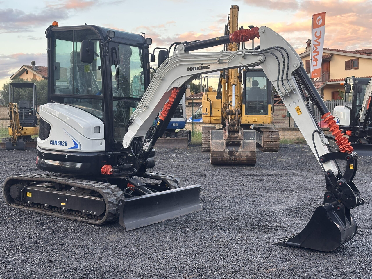 LONKING CDM6025 - Mini excavator: Foto 1 LONKING CDM6025 - Mini excavator: Foto 1