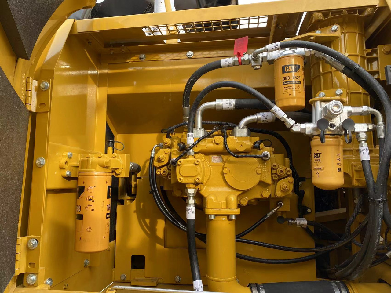 Excavator pe şenile CATERPILLAR 329D: Foto 14