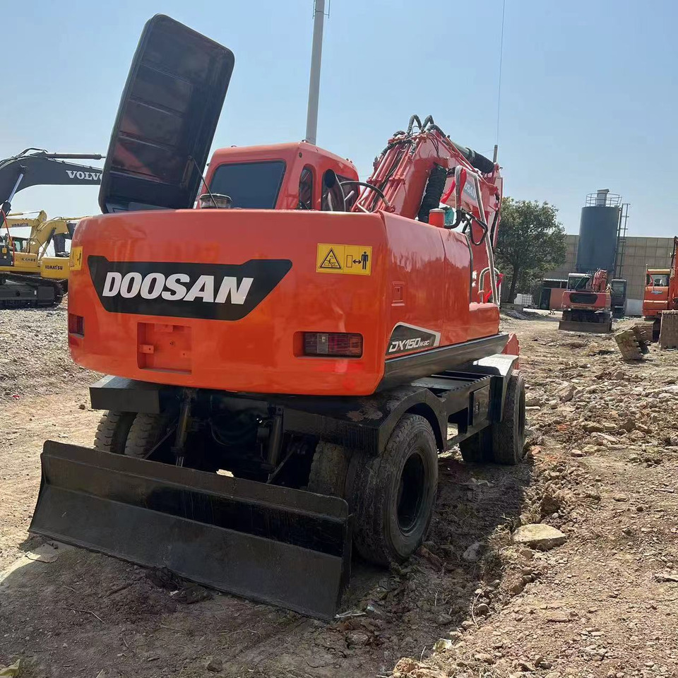DOOSAN DH150W-7 - Excavator pe roţi: Foto 3 DOOSAN DH150W-7 - Excavator pe roţi: Foto 3