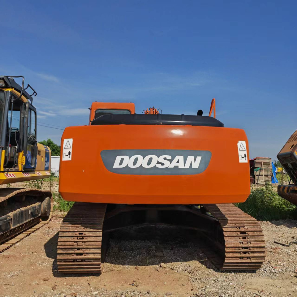DOOSAN DH220 - Excavator pe şenile: Foto 3 DOOSAN DH220 - Excavator pe şenile: Foto 3