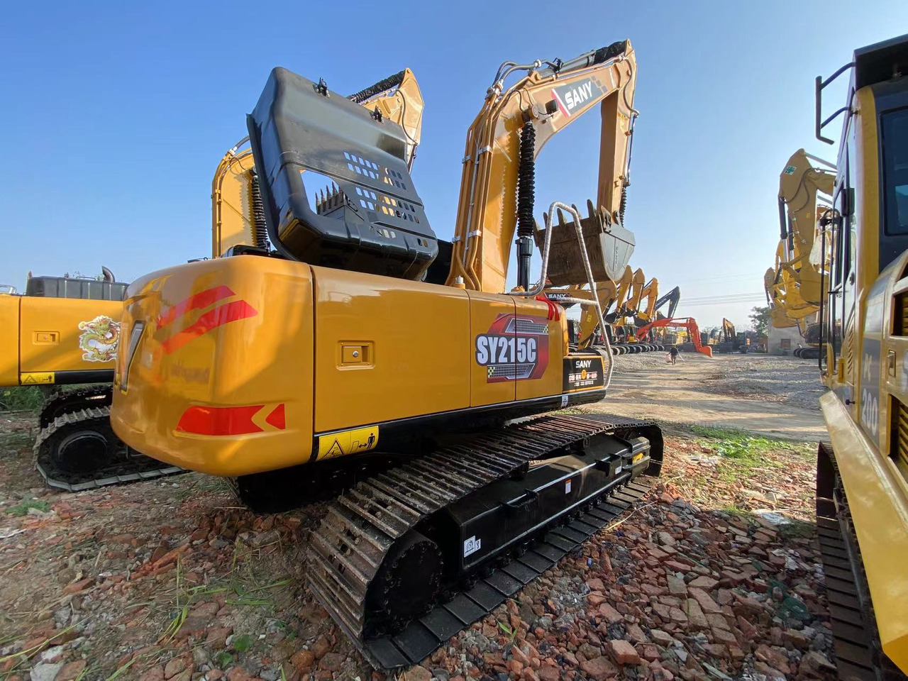 SANY SY215 - Excavator pe şenile: Foto 1 SANY SY215 - Excavator pe şenile: Foto 1