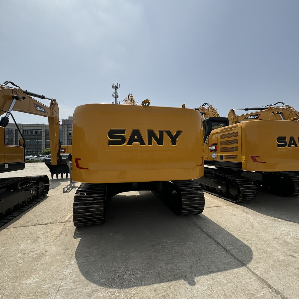 SANY SY215C - Excavator pe şenile: Foto 3 SANY SY215C - Excavator pe şenile: Foto 3