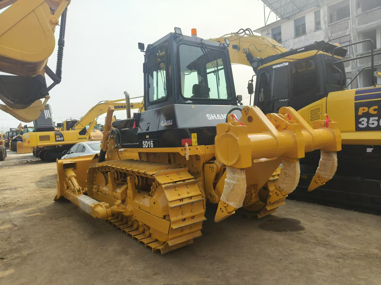 SHANTUI SD16 - Buldozer: Foto 2 SHANTUI SD16 - Buldozer: Foto 2