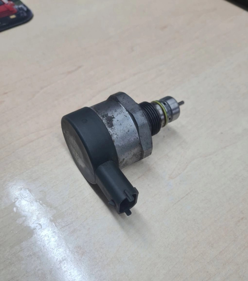 BOSCH ZAWÓR REGULATOR CIŚNIENIA LISTWY PALIWA FORD F-MAX 500 GC46 9H321 BA - Supapă pentru Camion: Foto 3 BOSCH ZAWÓR REGULATOR CIŚNIENIA LISTWY PALIWA FORD F-MAX 500 GC46 9H321 BA - Supapă pentru Camion: Foto 3