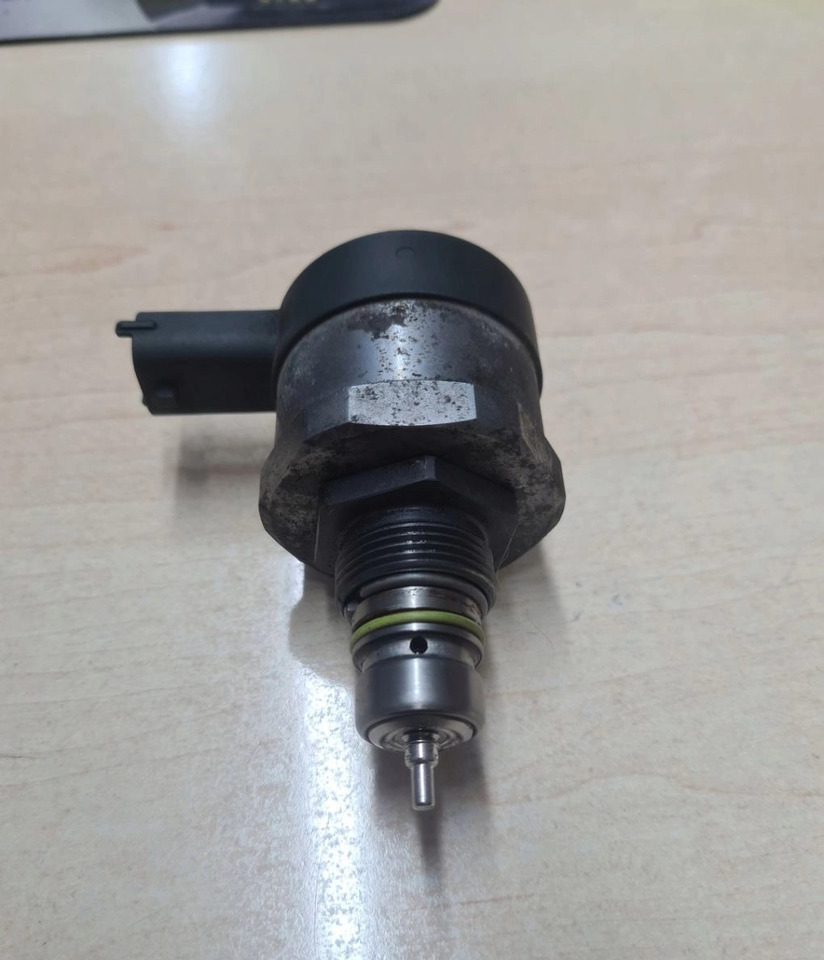 BOSCH ZAWÓR REGULATOR CIŚNIENIA LISTWY PALIWA FORD F-MAX 500 GC46 9H321 BA - Supapă pentru Camion: Foto 2 BOSCH ZAWÓR REGULATOR CIŚNIENIA LISTWY PALIWA FORD F-MAX 500 GC46 9H321 BA - Supapă pentru Camion: Foto 2