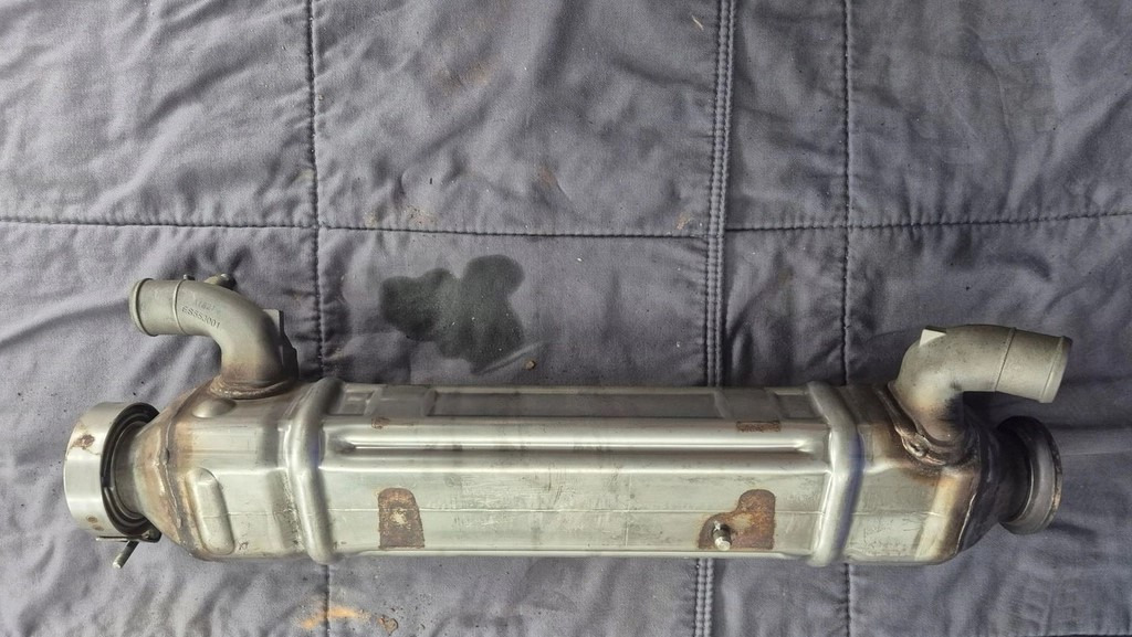 FORD CHŁODNICA CHŁODNICZKA SPALIN EGR FORD F-MAX 500 TRUCKS GC46 9F464 AC - Răcitor EGR pentru Camion: Foto 3 FORD CHŁODNICA CHŁODNICZKA SPALIN EGR FORD F-MAX 500 TRUCKS GC46 9F464 AC - Răcitor EGR pentru Camion: Foto 3