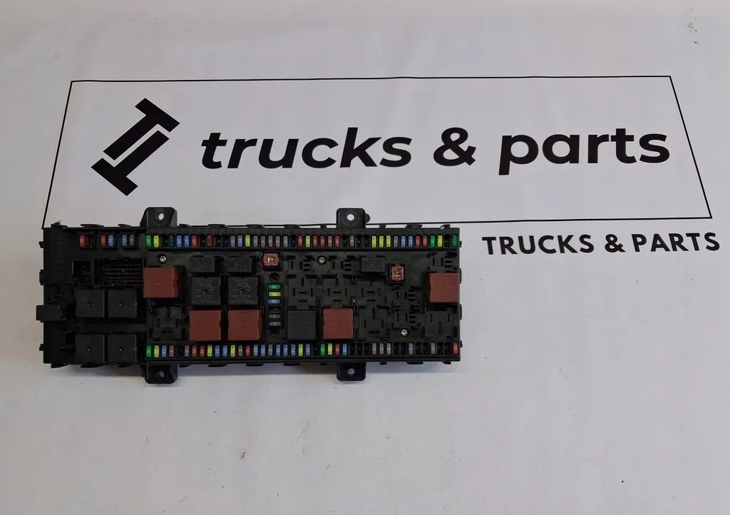 RENAULT PŁYTA BEZPIECZNIKÓW SKRZYNKA RENAULT GAMA T RANGE 22821376 P02 - Siguranță pentru Camion: Foto 1 RENAULT PŁYTA BEZPIECZNIKÓW SKRZYNKA RENAULT GAMA T RANGE 22821376 P02 - Siguranță pentru Camion: Foto 1