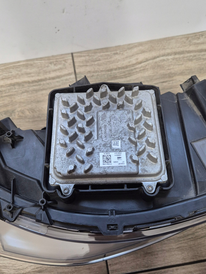 RENAULT REFLEKTOR LAMPA RENAULT RANGE T GAMA T EVOLUTION EVO LED LEWA - Far pentru Camion: Foto 5 RENAULT REFLEKTOR LAMPA RENAULT RANGE T GAMA T EVOLUTION EVO LED LEWA - Far pentru Camion: Foto 5