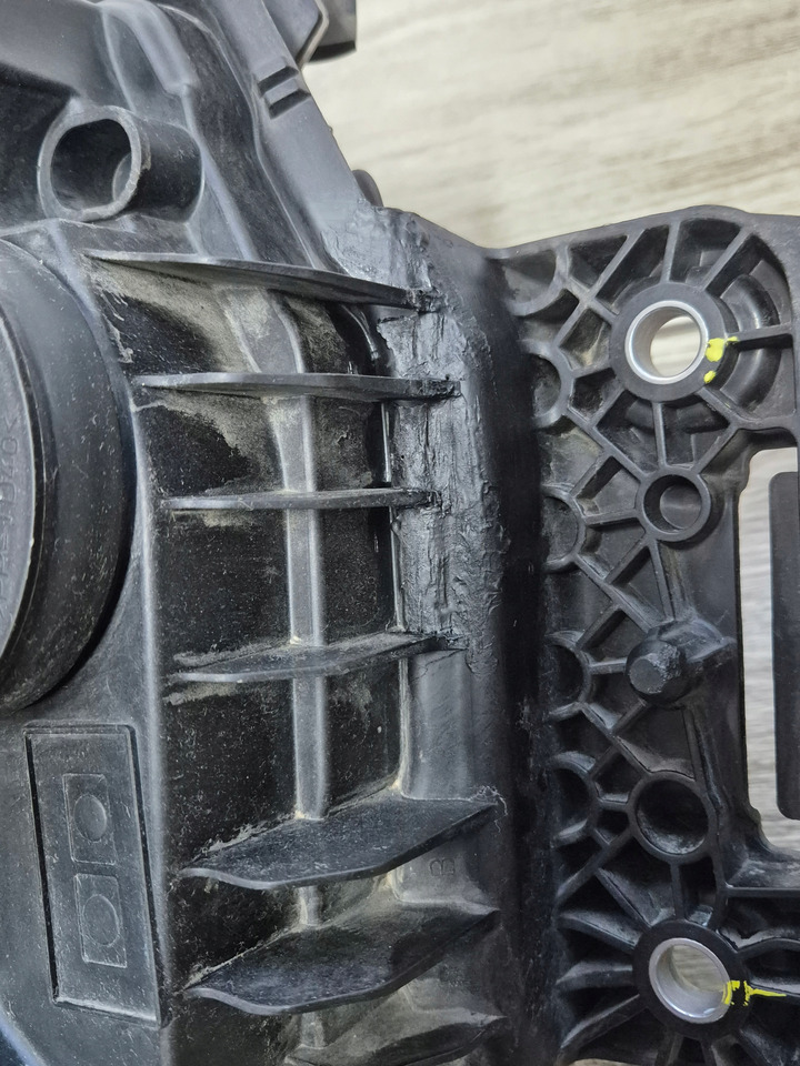 RENAULT REFLEKTOR LAMPA RENAULT RANGE T GAMA T EVOLUTION EVO LED LEWA - Far pentru Camion: Foto 4 RENAULT REFLEKTOR LAMPA RENAULT RANGE T GAMA T EVOLUTION EVO LED LEWA - Far pentru Camion: Foto 4