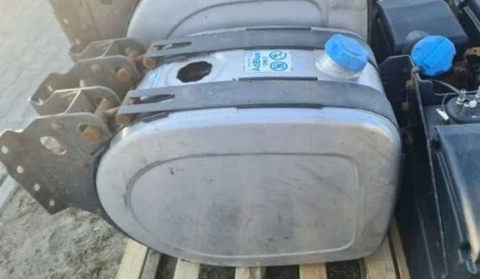 Rezervor pentru AdBlue pentru Camion Renault DXi / Volvo FH FMX: Foto 1