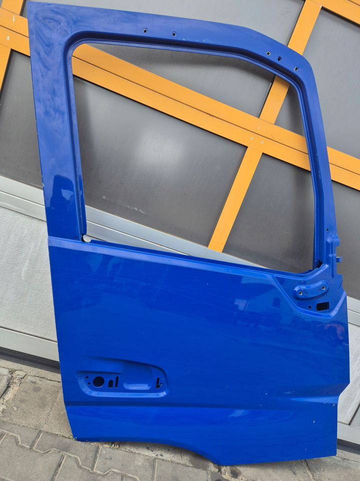 VOLVO DRZWI GOŁE PRAWE VOLVO FM 5 FMX 5 - Uşă și piese pentru Camion: Foto 3 VOLVO DRZWI GOŁE PRAWE VOLVO FM 5 FMX 5 - Uşă și piese pentru Camion: Foto 3