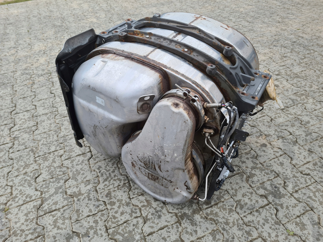 Convertor catalitic VOLVO KATALIZATOR TŁUMIK DPF FILTR KOMPLETNY VOLVO FH 4 FM 4 RENAULT GAMA T RANGE: Foto 6 Convertor catalitic VOLVO KATALIZATOR TŁUMIK DPF FILTR KOMPLETNY VOLVO FH 4 FM 4 RENAULT GAMA T RANGE: Foto 6