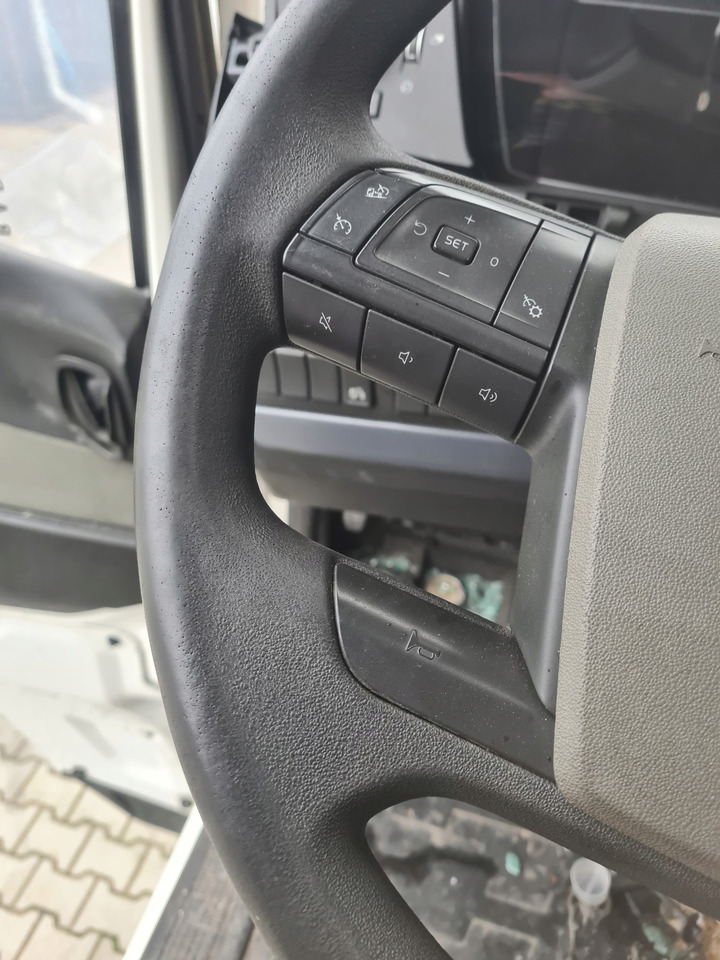 VOLVO KIEROWNICA WIELOFUNKCYJNA KOMPLETNA VOLVO FH 5 FM 5 FMX - Volan pentru Camion: Foto 2 VOLVO KIEROWNICA WIELOFUNKCYJNA KOMPLETNA VOLVO FH 5 FM 5 FMX - Volan pentru Camion: Foto 2