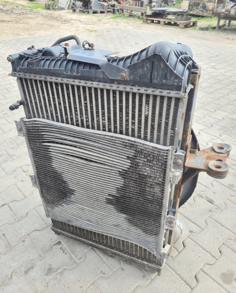 VOLVO KOMPLET CHŁODNIC VOLVO FL D7 RENAULT MIDLUM DXI 7 - Radiator pentru Camion: Foto 4 VOLVO KOMPLET CHŁODNIC VOLVO FL D7 RENAULT MIDLUM DXI 7 - Radiator pentru Camion: Foto 4