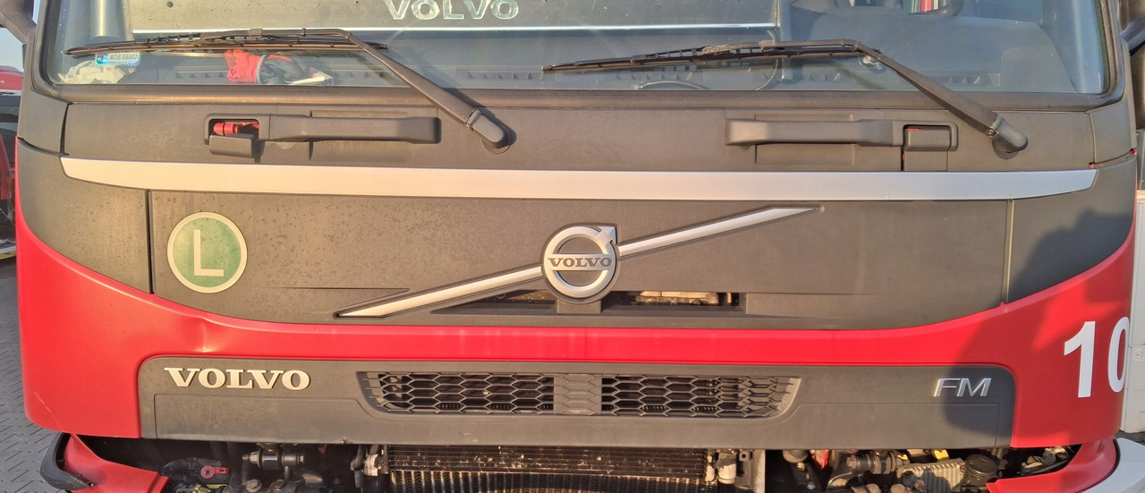 VOLVO MASKA KOMPLETNA GÓRNA ATRAPA KABINY VOLVO FM 4 FMX EURO 6 - Capotă pentru Camion: Foto 1 VOLVO MASKA KOMPLETNA GÓRNA ATRAPA KABINY VOLVO FM 4 FMX EURO 6 - Capotă pentru Camion: Foto 1