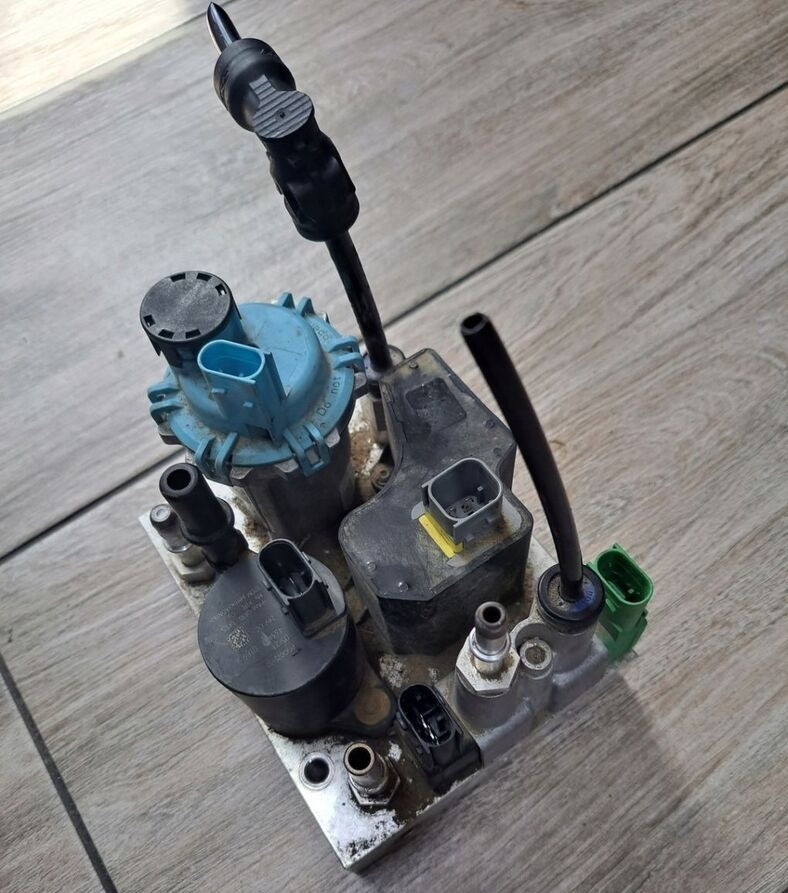 VOLVO POMPA ADBLUE MODUŁ VOLVO FH 4 FM 4 FMX 4 RENAULT RANGE GAMA T C K - Sistem de evacuare pentru Camion: Foto 1 VOLVO POMPA ADBLUE MODUŁ VOLVO FH 4 FM 4 FMX 4 RENAULT RANGE GAMA T C K - Sistem de evacuare pentru Camion: Foto 1