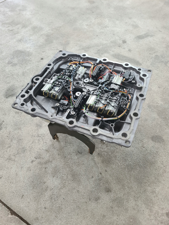 VOLVO WYBIERAK SKRZYNI BIEGÓW "TRAG G" Z RETARDEREM VOLVO FH 4 5 RENAULT GAMA T - Cutie de viteze și piese pentru Camion: Foto 2 VOLVO WYBIERAK SKRZYNI BIEGÓW "TRAG G" Z RETARDEREM VOLVO FH 4 5 RENAULT GAMA T - Cutie de viteze și piese pentru Camion: Foto 2