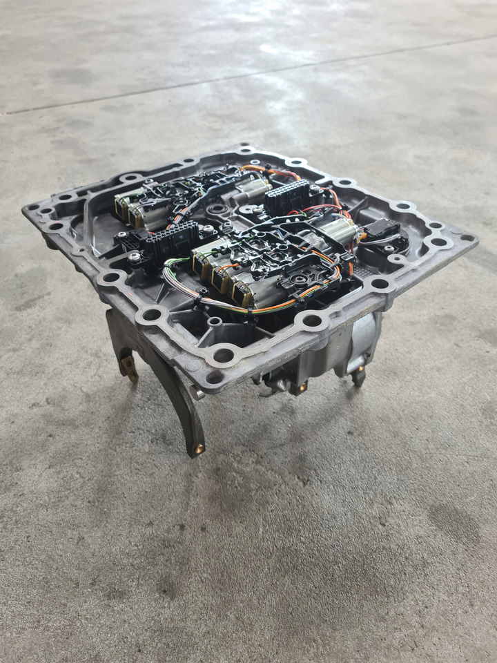 VOLVO WYBIERAK SKRZYNI BIEGÓW "TRAG G" Z RETARDEREM VOLVO FH 4 5 RENAULT GAMA T - Cutie de viteze și piese pentru Camion: Foto 1 VOLVO WYBIERAK SKRZYNI BIEGÓW "TRAG G" Z RETARDEREM VOLVO FH 4 5 RENAULT GAMA T - Cutie de viteze și piese pentru Camion: Foto 1