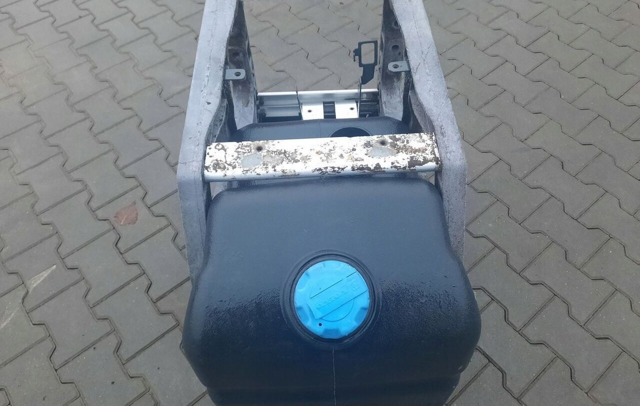 VOLVO ZBIORNIK ADBLUE RENAULT GAMA RANGE K C T VOLVO FH 4 FM 4 FMX FH 5 FM 5 - Rezervor pentru AdBlue pentru Camion: Foto 3 VOLVO ZBIORNIK ADBLUE RENAULT GAMA RANGE K C T VOLVO FH 4 FM 4 FMX FH 5 FM 5 - Rezervor pentru AdBlue pentru Camion: Foto 3