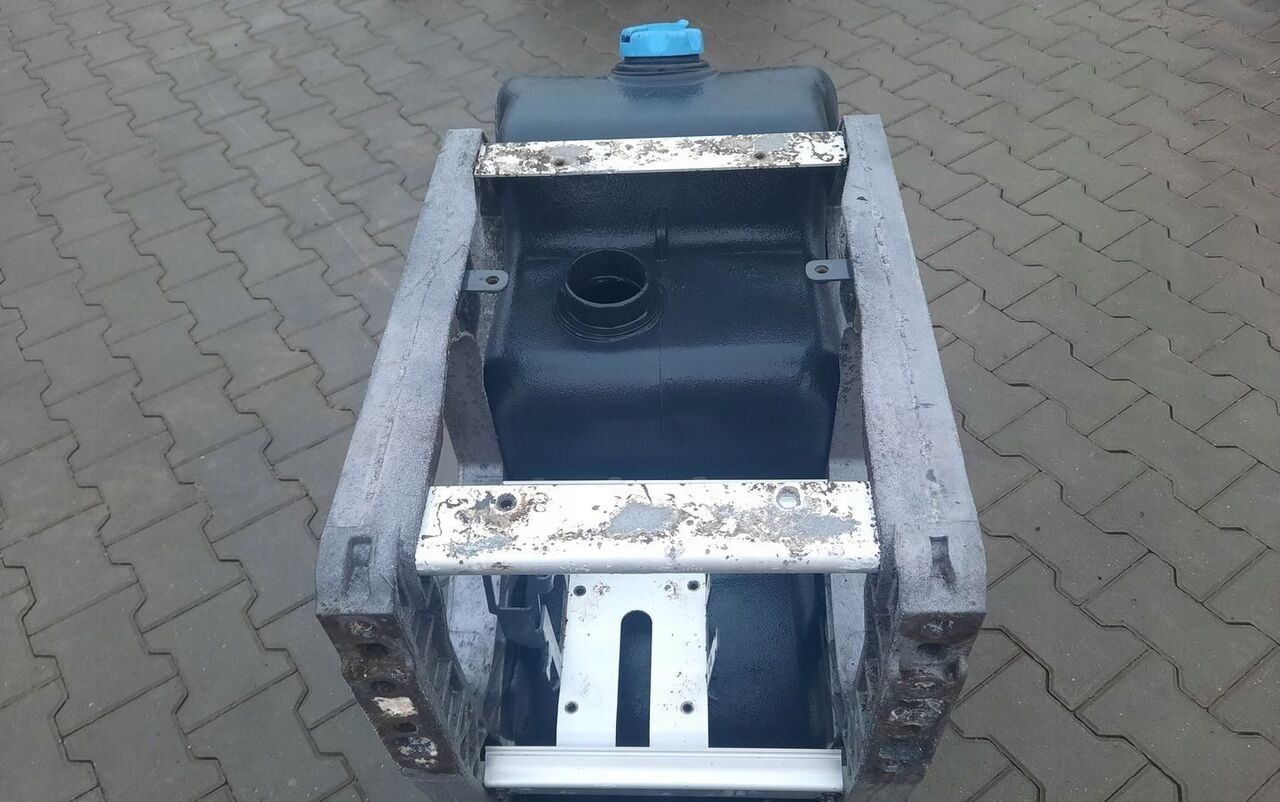 VOLVO ZBIORNIK ADBLUE RENAULT GAMA RANGE K C T VOLVO FH 4 FM 4 FMX FH 5 FM 5 - Rezervor pentru AdBlue pentru Camion: Foto 5 VOLVO ZBIORNIK ADBLUE RENAULT GAMA RANGE K C T VOLVO FH 4 FM 4 FMX FH 5 FM 5 - Rezervor pentru AdBlue pentru Camion: Foto 5