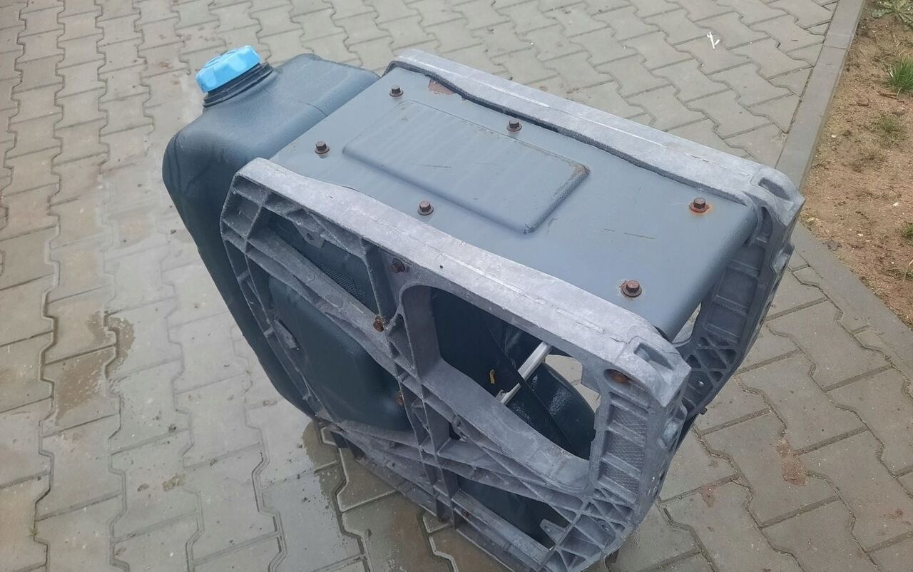VOLVO ZBIORNIK ADBLUE RENAULT GAMA RANGE T K C VOLVO FH 4 FM 4 FMX FH 5 FM 5 - Rezervor pentru AdBlue pentru Camion: Foto 2 VOLVO ZBIORNIK ADBLUE RENAULT GAMA RANGE T K C VOLVO FH 4 FM 4 FMX FH 5 FM 5 - Rezervor pentru AdBlue pentru Camion: Foto 2