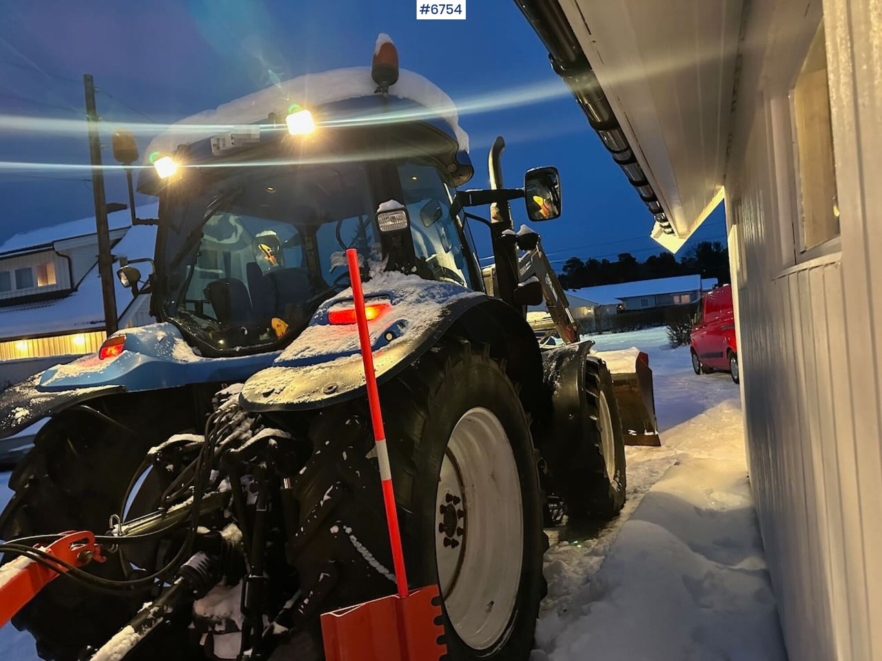 2004 New Holland TS115A 4x4 w/ Front loader, bucket, grading bucket and snow blower. - Tractor agricol: Foto 5 2004 New Holland TS115A 4x4 w/ Front loader, bucket, grading bucket and snow blower. - Tractor agricol: Foto 5