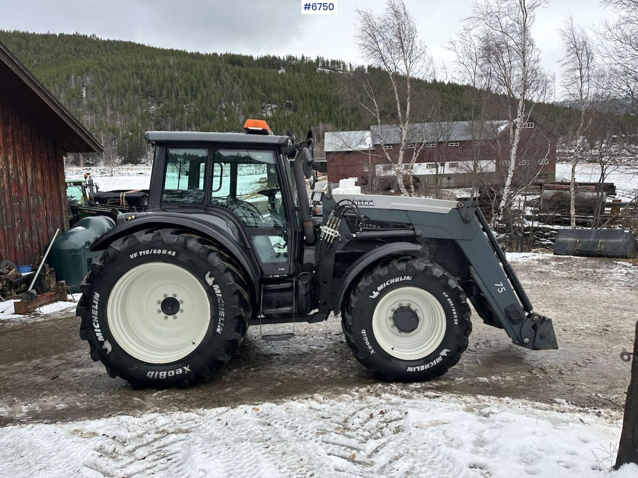 2006 Valtra T190 4x4 w/ Front loader and new gearbox! SEE VIDEO. - Tractor agricol: Foto 1 2006 Valtra T190 4x4 w/ Front loader and new gearbox! SEE VIDEO. - Tractor agricol: Foto 1