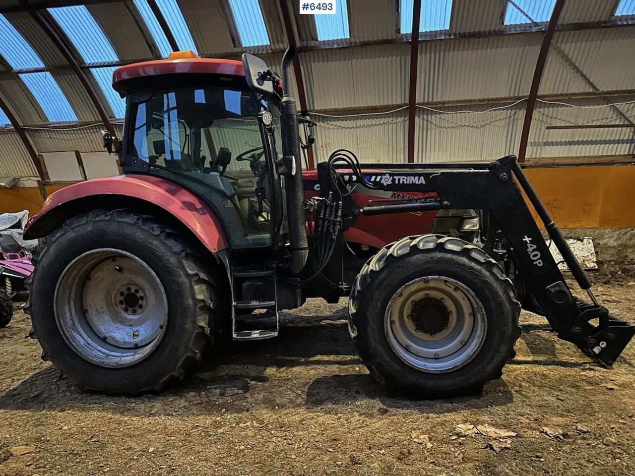 2007 CASE IH MXU 135 Pro 4x4 tractor w/ front loader. - Tractor agricol: Foto 1 2007 CASE IH MXU 135 Pro 4x4 tractor w/ front loader. - Tractor agricol: Foto 1