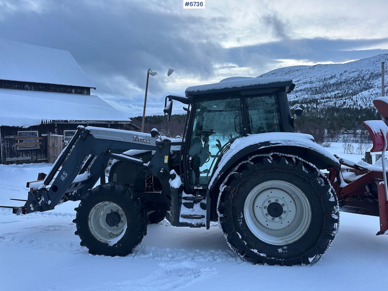 2010 Valtra N92 4x4 tractor with front loader and chains. SEE VIDEO. - Tractor agricol: Foto 4 2010 Valtra N92 4x4 tractor with front loader and chains. SEE VIDEO. - Tractor agricol: Foto 4