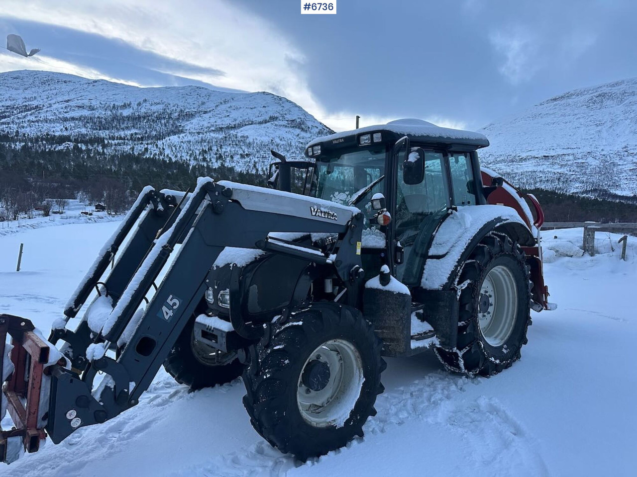 2010 Valtra N92 4x4 tractor with front loader and chains. SEE VIDEO. - Tractor agricol: Foto 3 2010 Valtra N92 4x4 tractor with front loader and chains. SEE VIDEO. - Tractor agricol: Foto 3