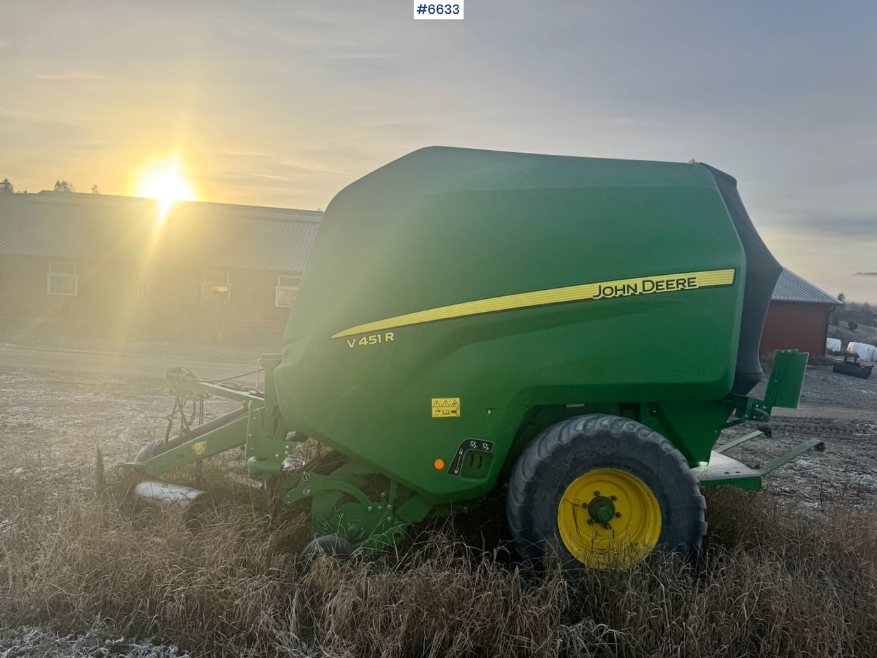 Utilaje pentru fân 2018 John Deere V451R Round baler: Foto 7 Utilaje pentru fân 2018 John Deere V451R Round baler: Foto 7