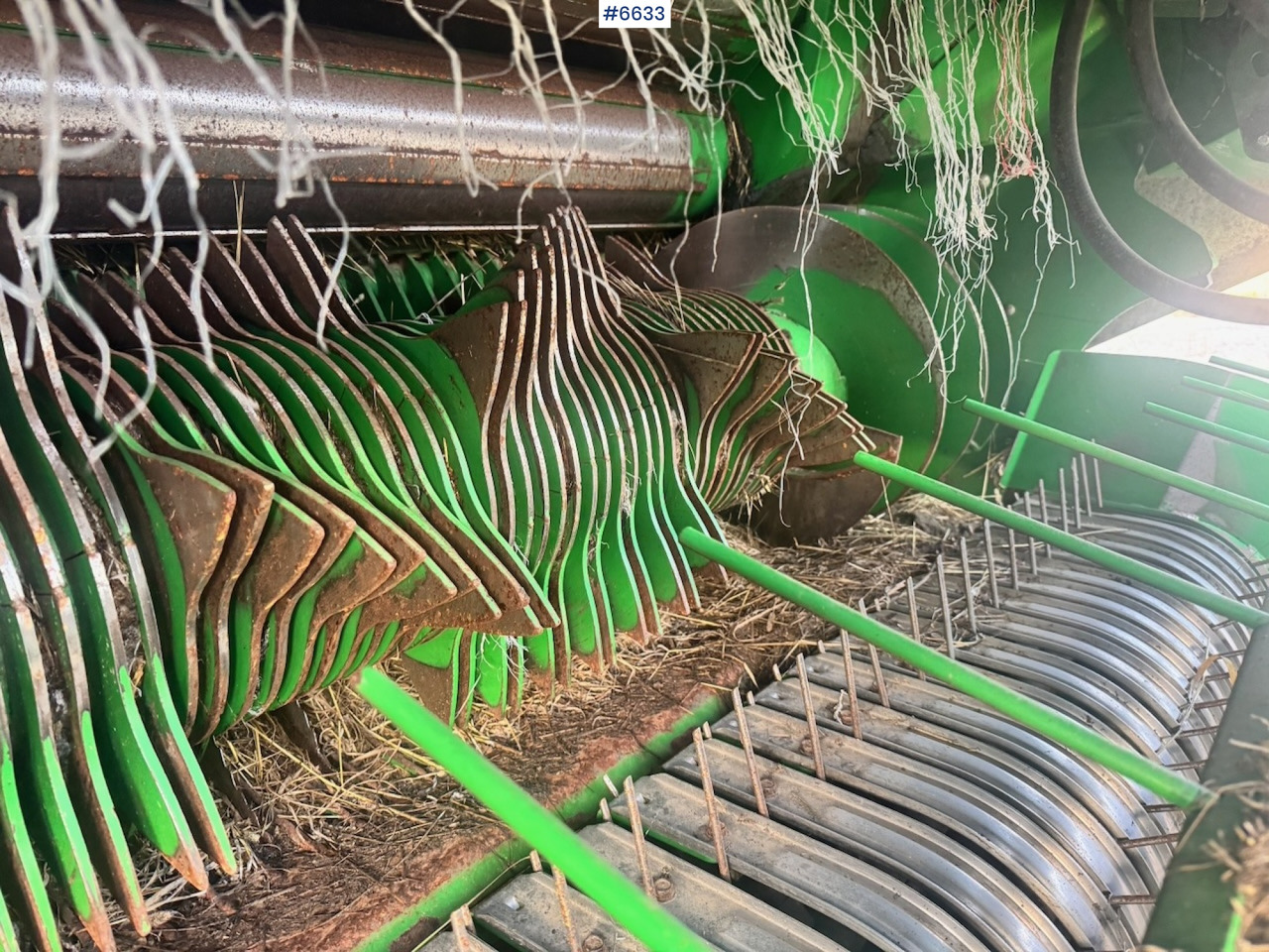 Utilaje pentru fân 2018 John Deere V451R Round baler: Foto 16 Utilaje pentru fân 2018 John Deere V451R Round baler: Foto 16