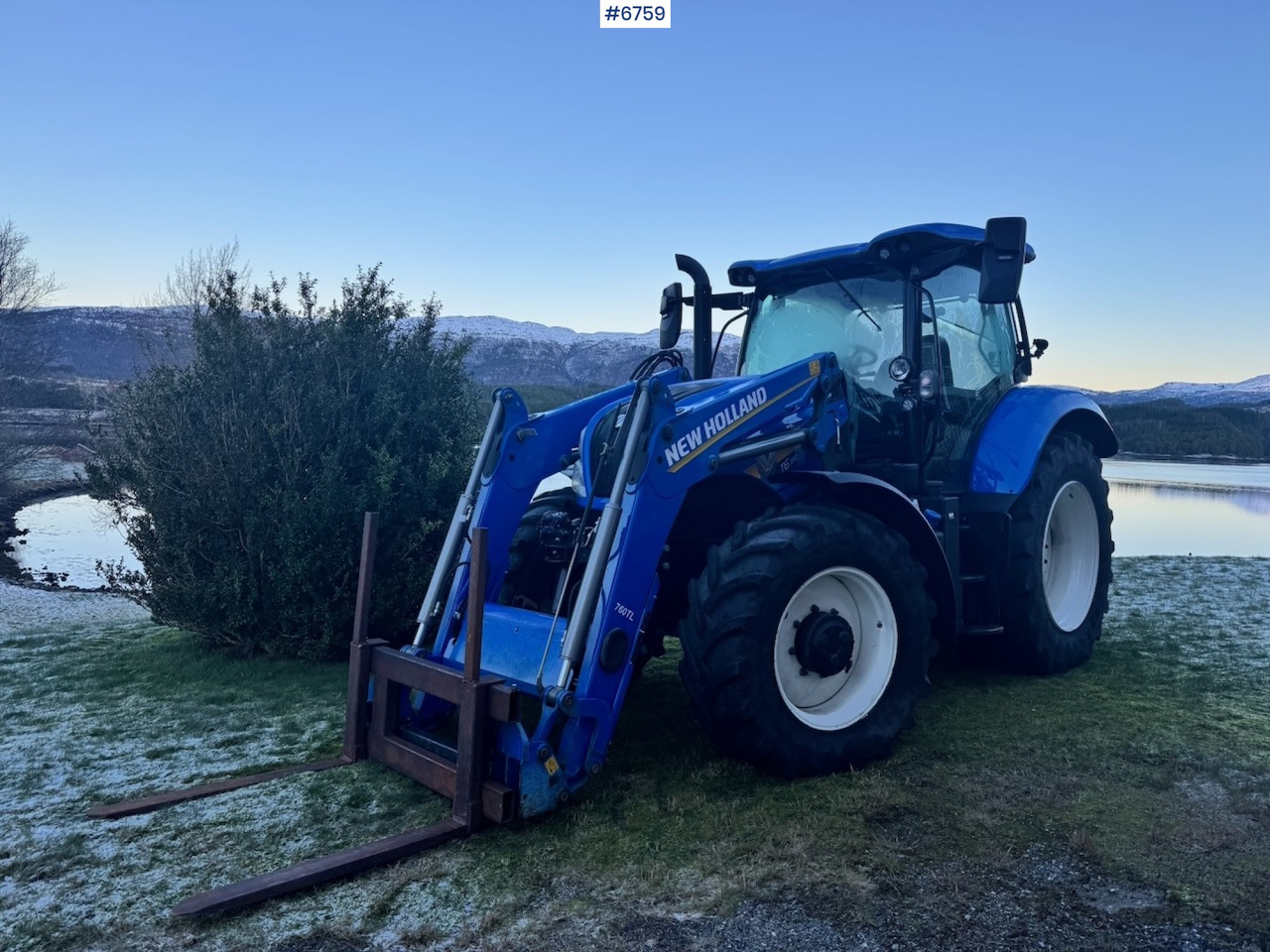 2021 New Holland T6.180 w/ Front loader, 2 sets of tires and Front hydraulics. 2100 hours. - Tractor agricol: Foto 1 2021 New Holland T6.180 w/ Front loader, 2 sets of tires and Front hydraulics. 2100 hours. - Tractor agricol: Foto 1