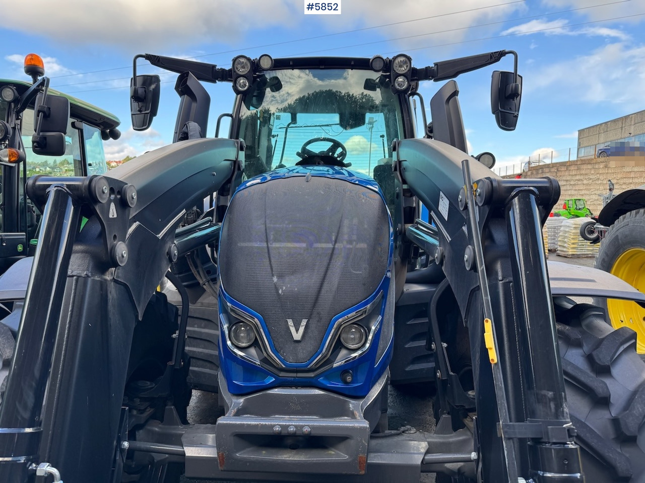 2022 Valtra N175 w/ front loader. - Tractor agricol: Foto 3 2022 Valtra N175 w/ front loader. - Tractor agricol: Foto 3