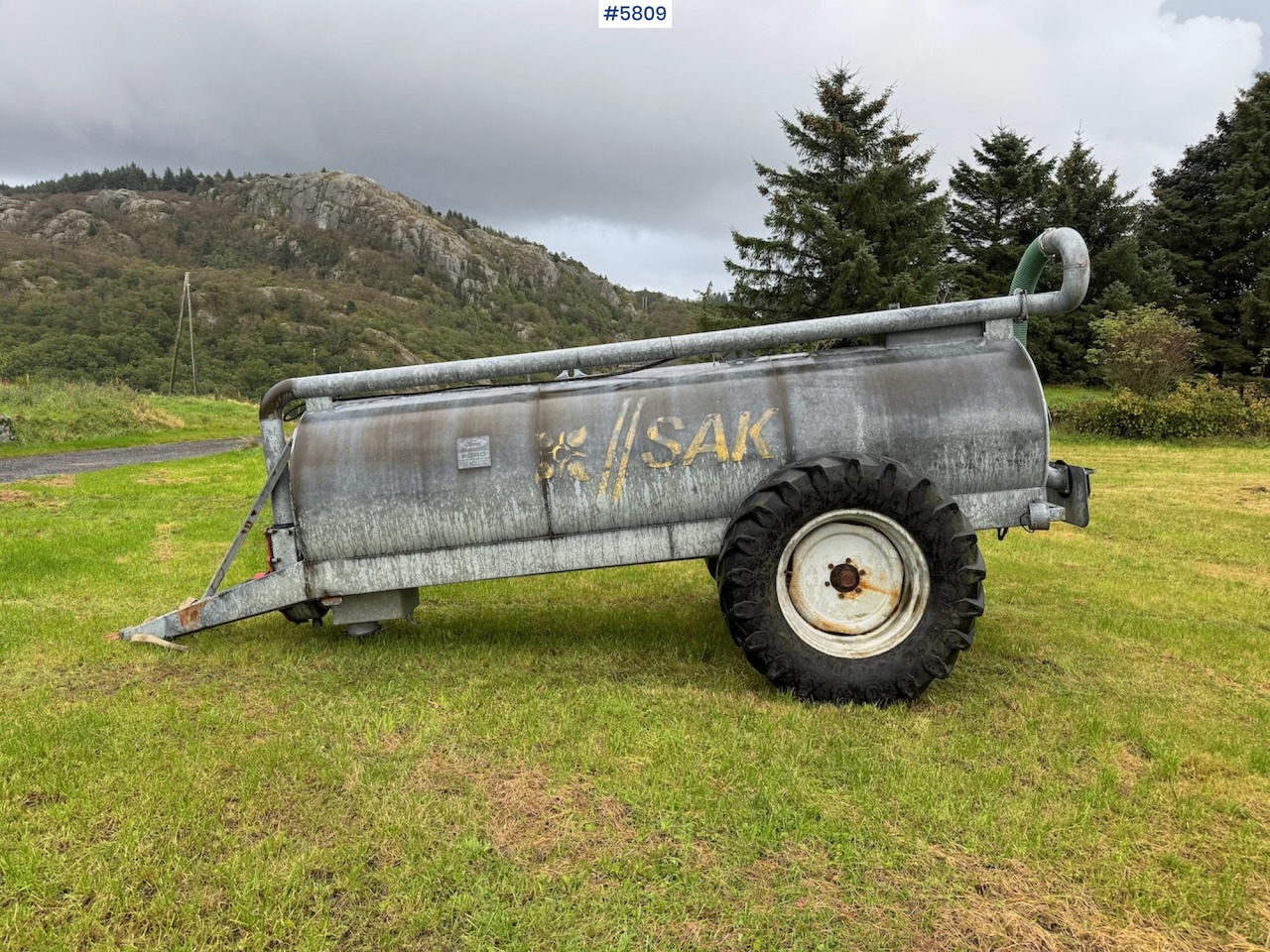 CASE Fertilizer wagon - Cisternă vidanjă: Foto 1 CASE Fertilizer wagon - Cisternă vidanjă: Foto 1