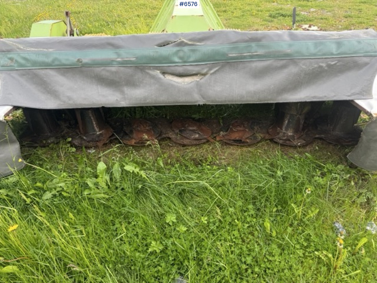 Claas front-mounted mower - Utilaje pentru fân: Foto 3 Claas front-mounted mower - Utilaje pentru fân: Foto 3