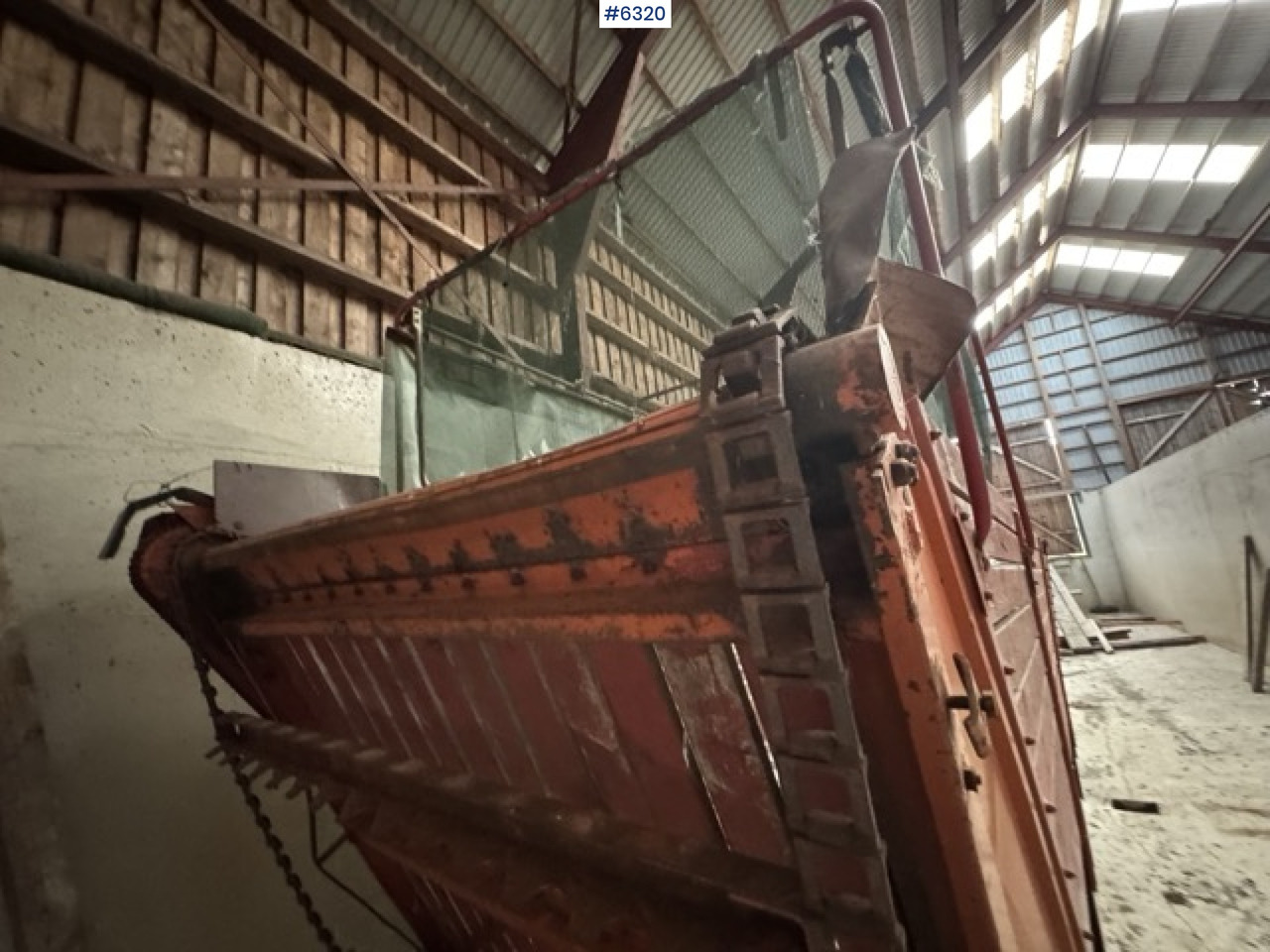 Utilaje pentru fân Underhaug 370 unloading wagon with discharge roller: Foto 11