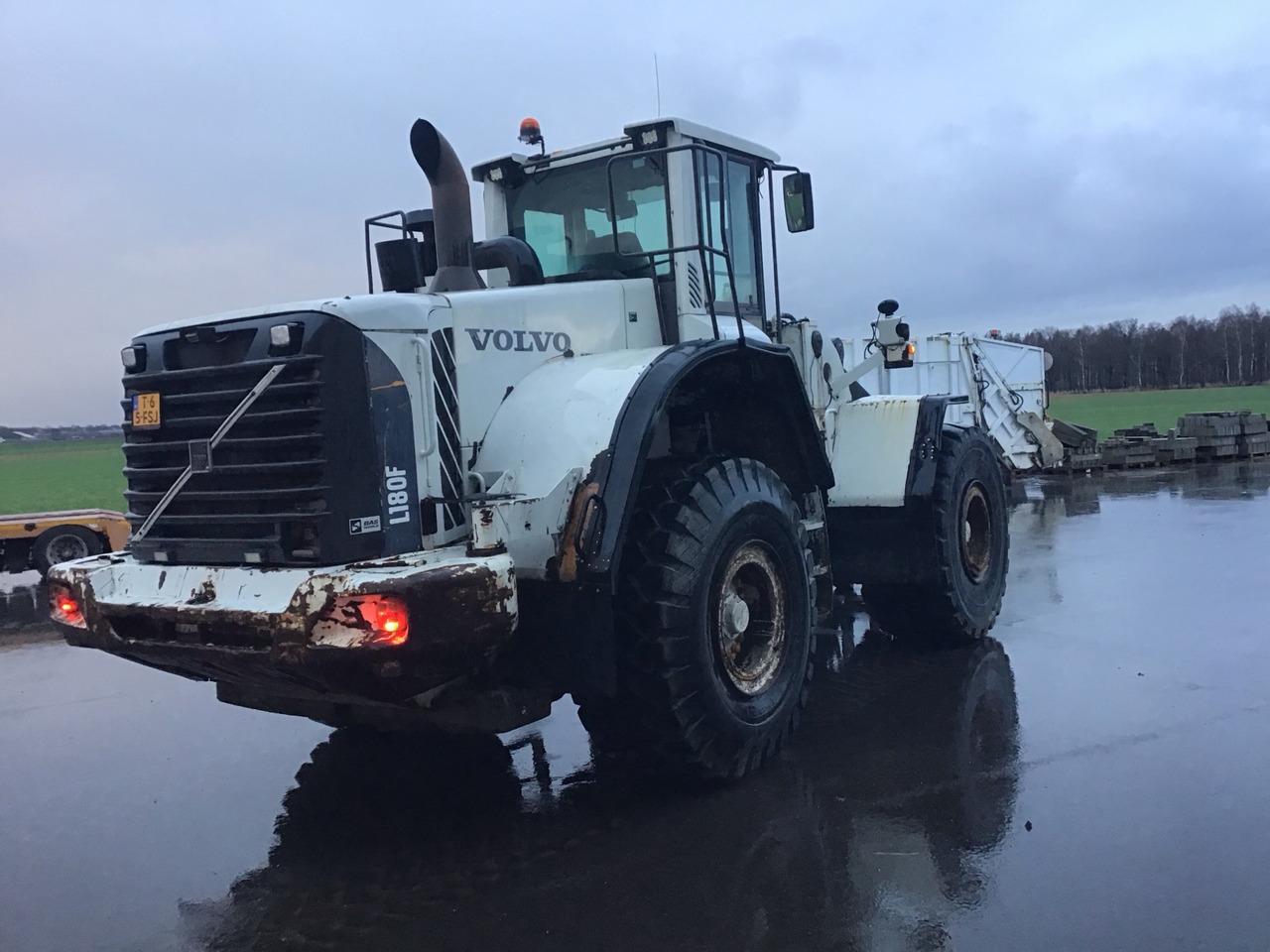 Volvo 180F long boom - Încărcător frontal pe pneuri: Foto 3 Volvo 180F long boom - Încărcător frontal pe pneuri: Foto 3