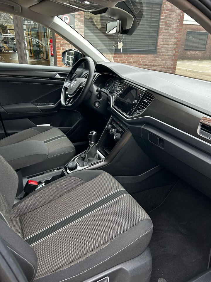 Volkswagen T-Roc Style - SUV: Foto 3 Volkswagen T-Roc Style - SUV: Foto 3
