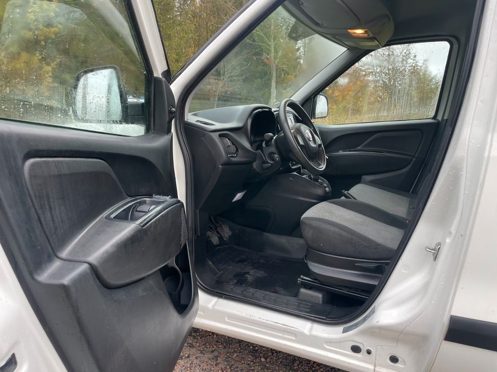 Autoutilitară compactă Fiat Doblò Basis Kasten Fiat Doblò Basis Kasten 1,3 JTD: Foto 6 Autoutilitară compactă Fiat Doblò Basis Kasten Fiat Doblò Basis Kasten 1,3 JTD: Foto 6