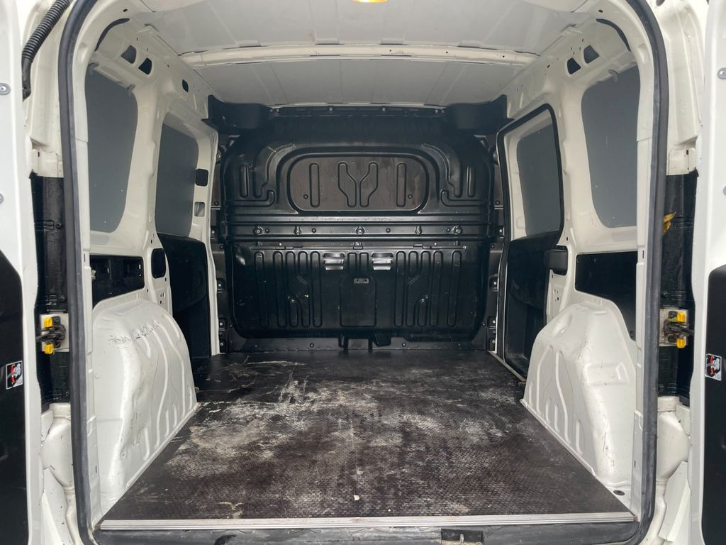 Autoutilitară compactă Fiat Doblò Basis Kasten Fiat Doblò Basis Kasten 1,3 JTD: Foto 15 Autoutilitară compactă Fiat Doblò Basis Kasten Fiat Doblò Basis Kasten 1,3 JTD: Foto 15