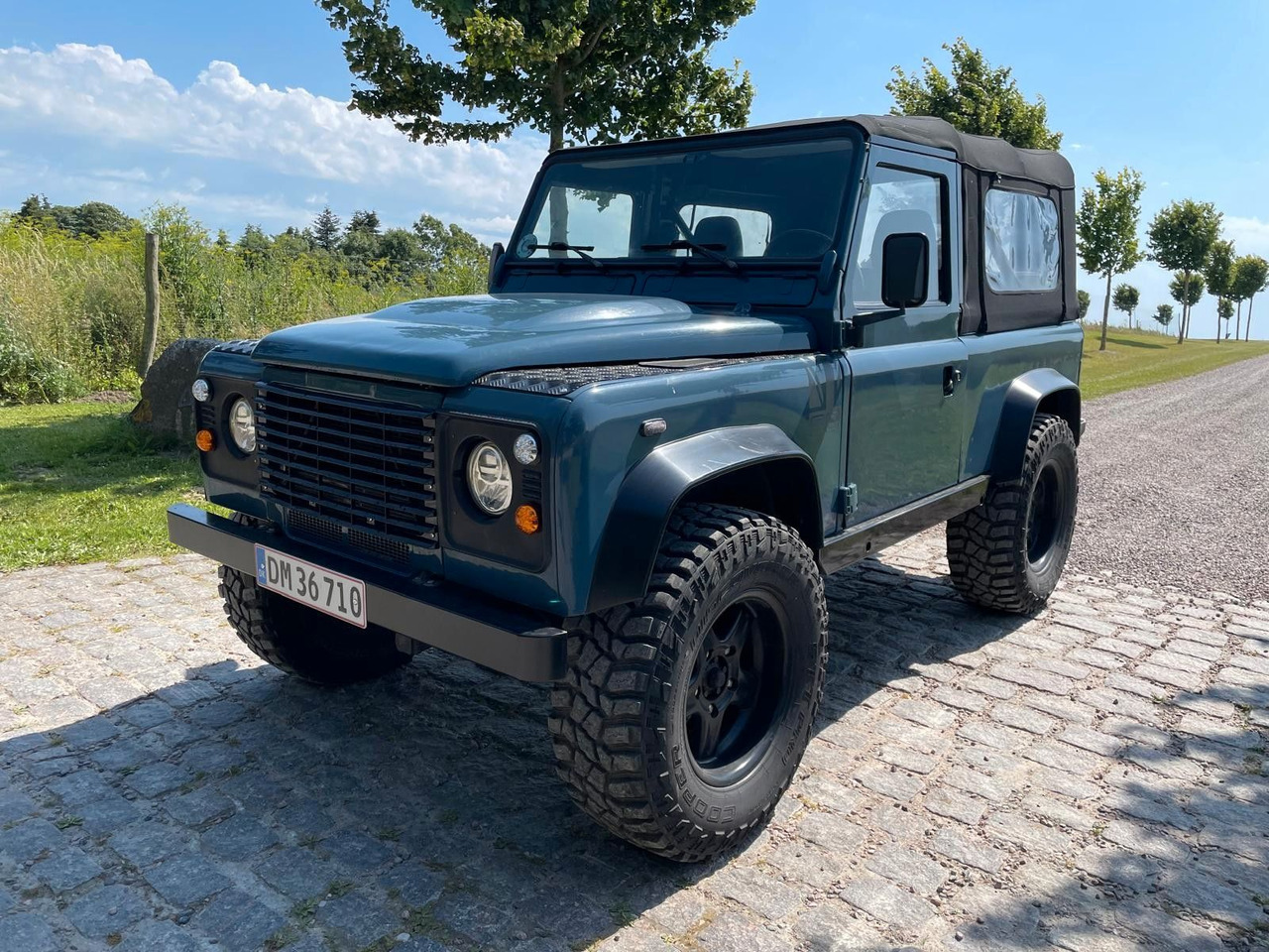 Land Rover LR Defender 90 Soft Top V8 Automatic 60000 brutt Land Rover LR Defender 90 SoftTop V8 Automatic - Pick-up: Foto 1 Land Rover LR Defender 90 Soft Top V8 Automatic 60000 brutt Land Rover LR Defender 90 SoftTop V8 Automatic - Pick-up: Foto 1