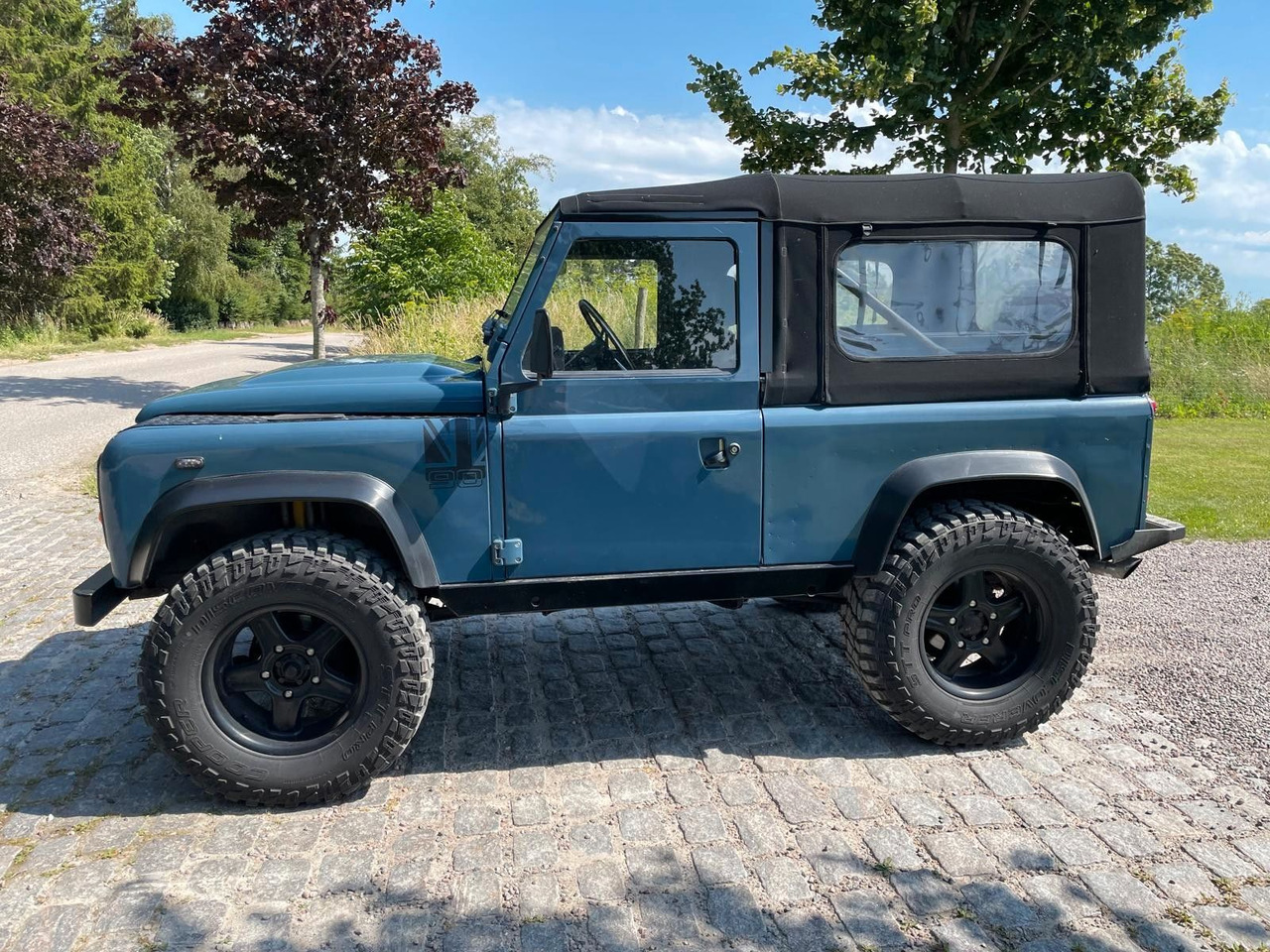 Land Rover LR Defender 90 Soft Top V8 Automatic 60000 brutt Land Rover LR Defender 90 SoftTop V8 Automatic - Pick-up: Foto 2 Land Rover LR Defender 90 Soft Top V8 Automatic 60000 brutt Land Rover LR Defender 90 SoftTop V8 Automatic - Pick-up: Foto 2