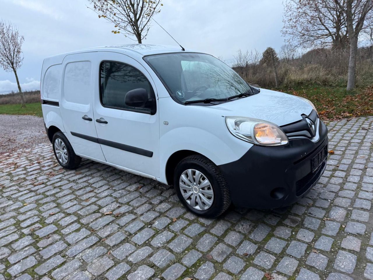 Renault Kangoo Rapid 1.5 dCi Basis *A/C - Autoutilitară compactă: Foto 1 Renault Kangoo Rapid 1.5 dCi Basis *A/C - Autoutilitară compactă: Foto 1